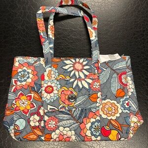 VERA BRADLEY TOTE - BRAND NEW